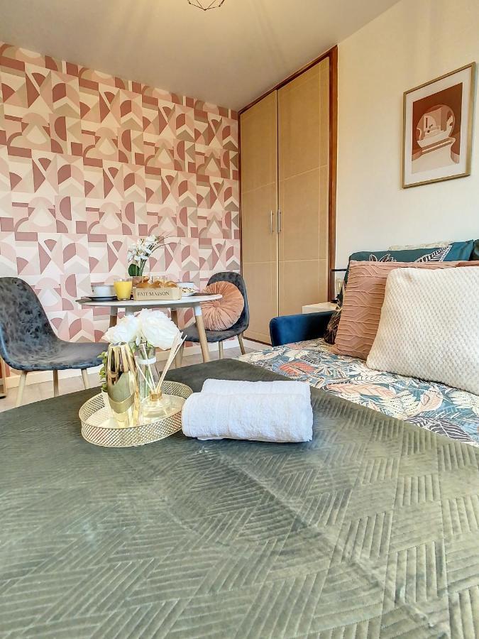 Appartement JOLI STUDIO MEUBLÉ TOUT ÉQUIPÉ HYPER CENTRE WiFi à Troyes Extérieur photo